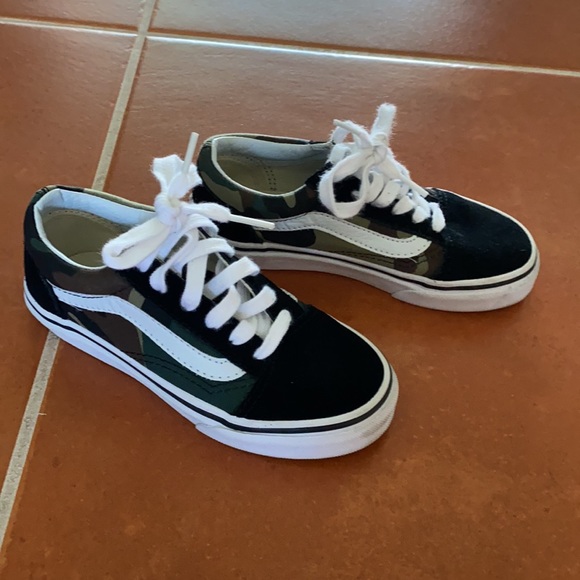 Vans - Picture 2 of 6